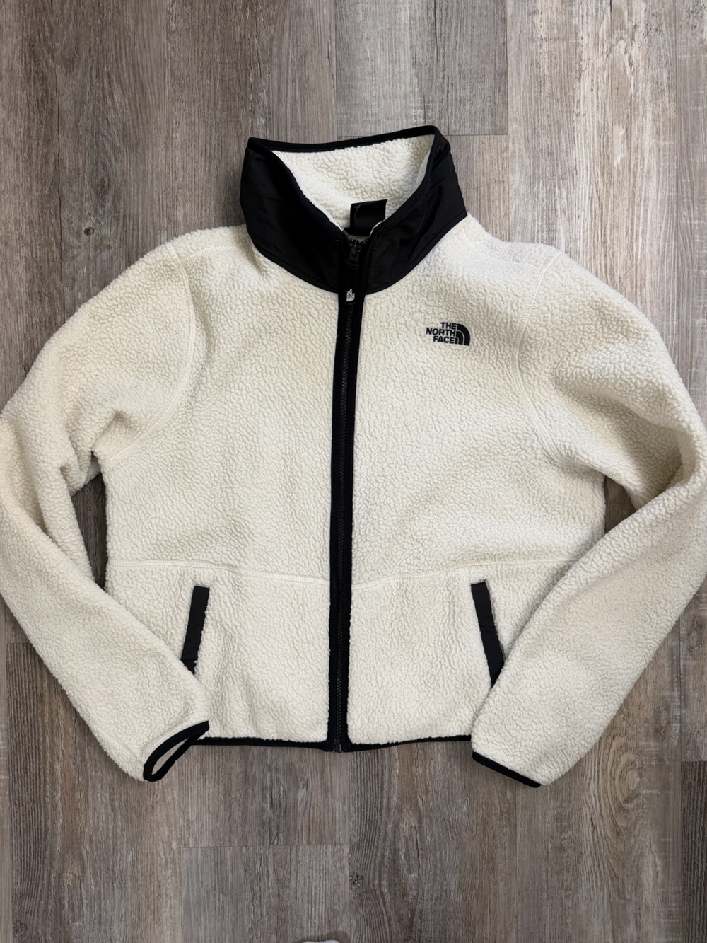The North Face Women’s Cream Sherpa Fleece Full Zip Jacket w/ Black Trim, size M
